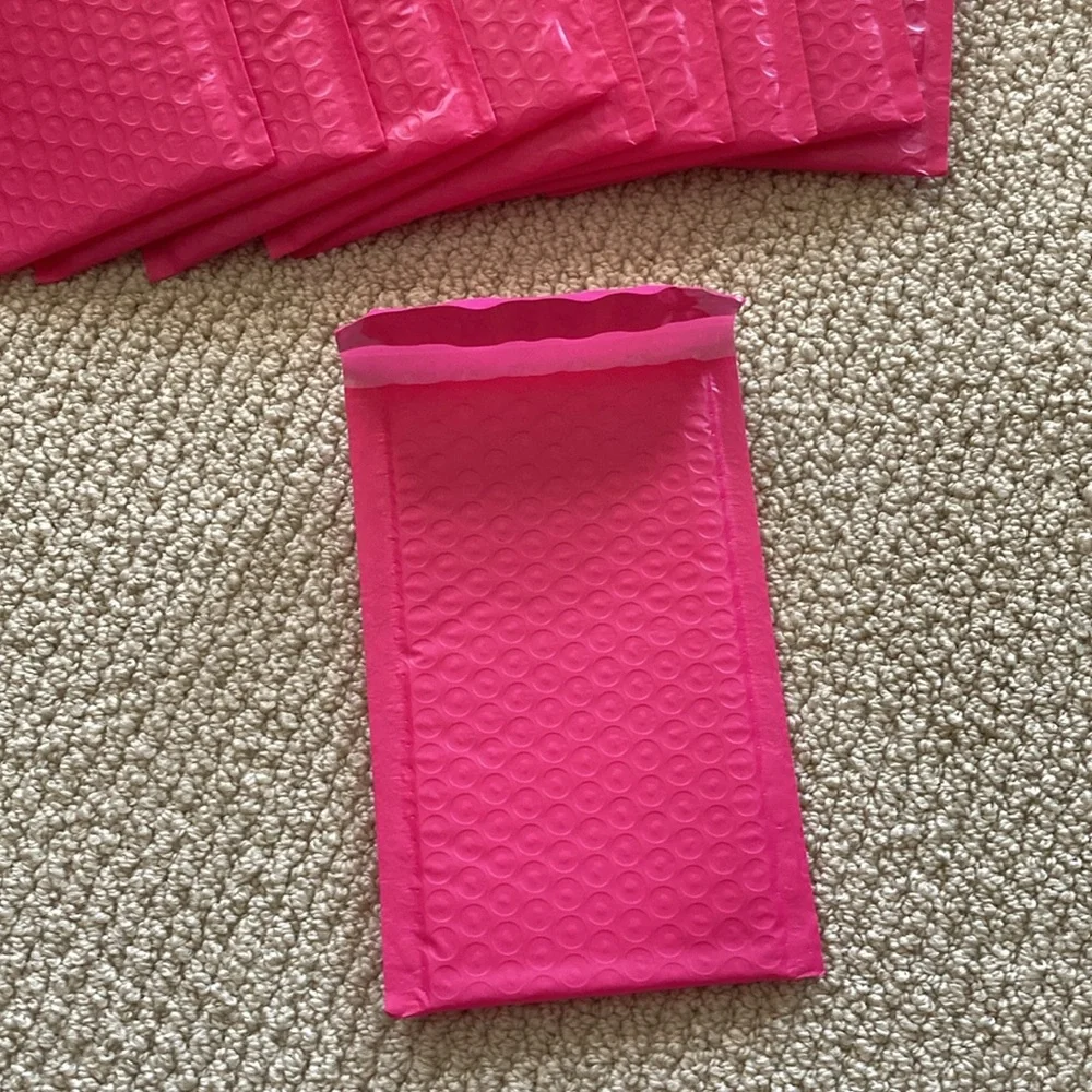 10 Pack Bubble Mailers Hot Pink 7.25” by 4.75” Self Seal Poly Bag Tear Proof NEW